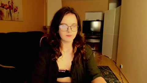 Snapshot of naomi_di chatting on 06.27.26 naomi_di online show from 06.27.26