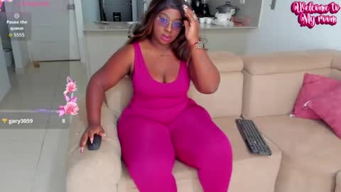 Snapshot of naomi_kiing chatting on 07.28.26 Nathalia King online show from 07.28.26