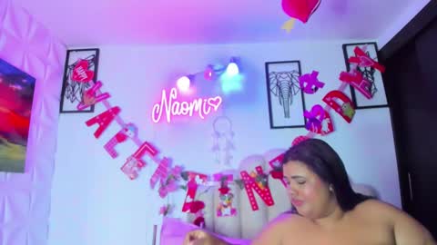 Snapshot of naomiasha_ chatting on 02.12.25 online show from 02.12.25