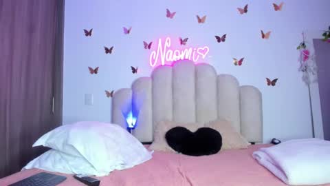 Snapshot of naomiasha_ chatting on 09.19.25 online show from 09.19.25
