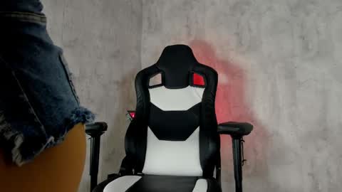 Heidy  online show from 04.26.26