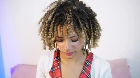 Snapshot of naomidawsonn chatting on 05.22.26 naomidawson online show from 05.22.26