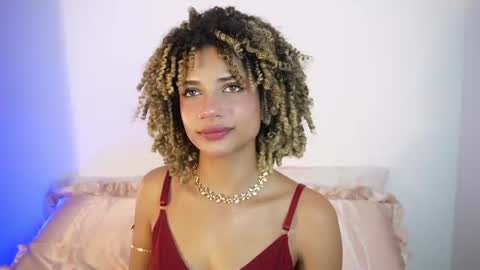 Snapshot of naomidawsonn chatting on 06.25.26 naomidawson online show from 06.25.26