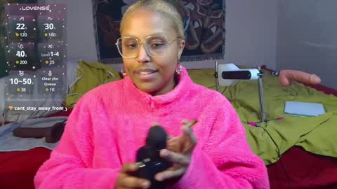 Naomigiirl6 online show from 12.26.24