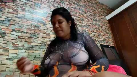Snapshot of naomii_campbelll chatting on 04.28.26 Naomi Campbel online show from 04.28.26