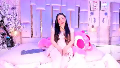 Snapshot of naomii_star chatting on 05.27.26 online show from 05.27.26
