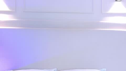 Naomi Klarc online show from 11.05.25