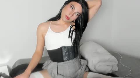 Naomi Moore online show from 10.09.25