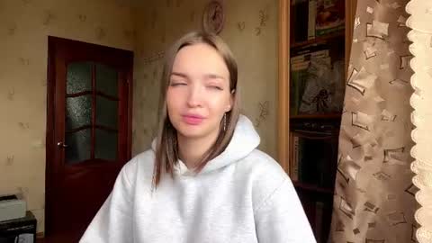 Snapshot of naomiortea chatting on 06.24.26 Lesi online show from 06.24.26