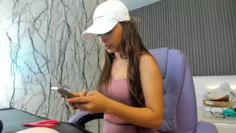 Snapshot of naomis_36 chatting on 06.14.26 Naomis online show from 06.14.26