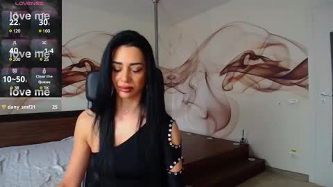 NaomiScarlett online show from 12.21.24