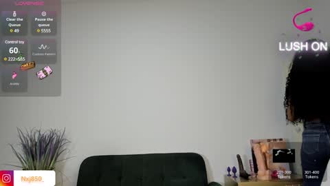 Naomi     online show from 01.30.25