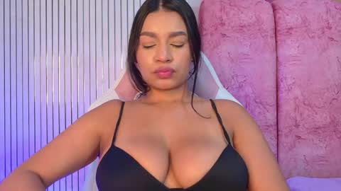 Snapshot of naomy_gomez_ chatting on 05.31.26 Naomy online show from 05.31.26