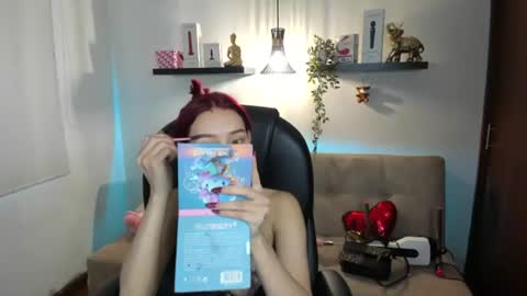 Snapshot of naomy_hot04 chatting on 08.06.26 naomy online show from 08.06.26