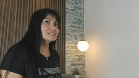 Snapshot of naomy_smithx chatting on 12.28.24 Naomy Smith online show from 12.28.24