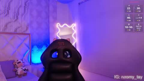 Naomy  online show from 11.23.25