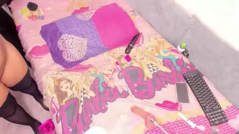 Naomyfoxx online show from 12.21.25