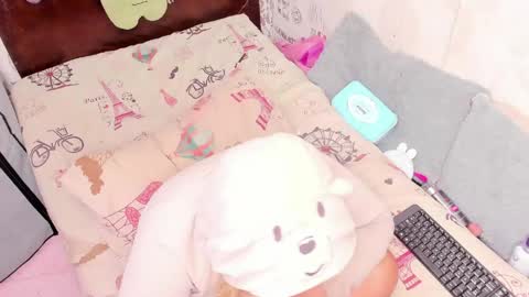 Snapshot of naomyfoxx1 chatting on 05.17.26 Naomyfoxx online show from 05.17.26