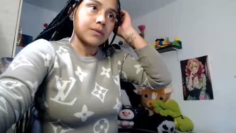 Snapshot of naomylux1 chatting on 06.12.26 naomylux1 online show from 06.12.26