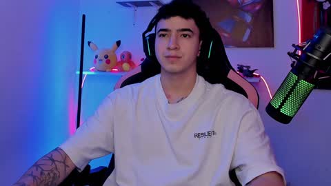 Snapshot of naranjo_seb chatting on 02.04.25 sebastian online show from 02.04.25