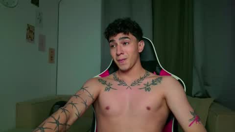 Snapshot of naranjo_seb chatting on 10.04.25 sebastian online show from 10.04.25