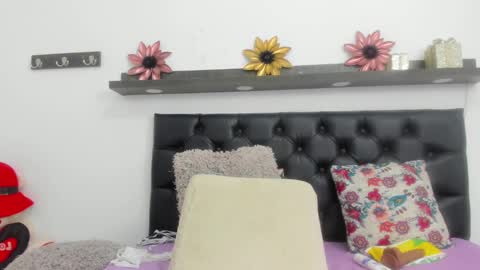 Snapshot of nashira_robert chatting on 12.21.24 Debora online show from 12.21.24