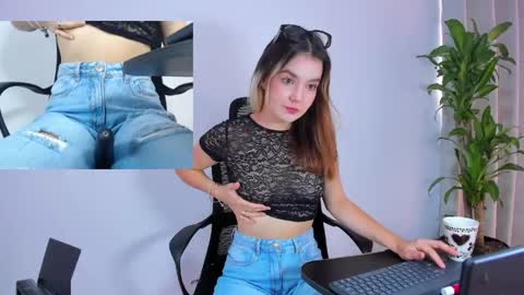 Snapshot of nashlyfontanna chatting on 06.05.26 Nashly Fontana online show from 06.05.26