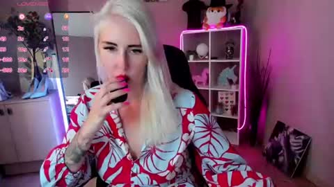 Snapshot of nastasya_cute chatting on 06.22.26 Nastya online show from 06.22.26