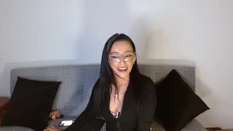 nathalia online show from 01.12.25