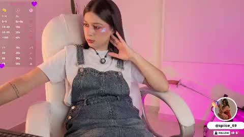 Snapshot of natalia_andrea_2804 chatting on 07.15.26 natalia andrea online show from 07.15.26