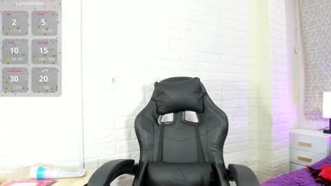 Natalia Kiss online show from 10.30.25