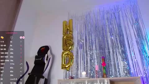 Snapshot of natalie_juice chatting on 02.14.25 Natalie OF online show from 02.14.25