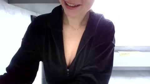 Snapshot of nataliexo111 chatting on 12.05.25 Natali online show from 12.05.25