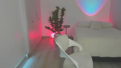 anatalybee online show from 02.14.26