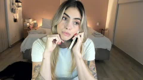 Snapshot of nataly_05 chatting on 04.30.26 anatalybee online show from 04.30.26
