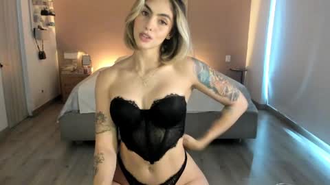 Snapshot of nataly_05 chatting on 05.18.26 anatalybee online show from 05.18.26