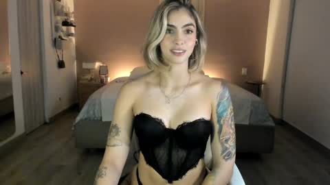 Snapshot of nataly_05 chatting on 05.19.26 anatalybee online show from 05.19.26