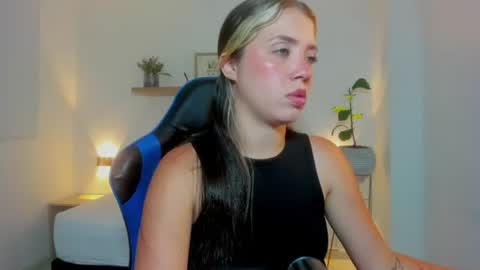 Snapshot of nataly_rodri chatting on 07.22.26 Nataly online show from 07.22.26