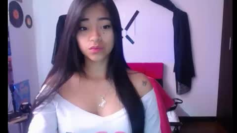 Nataly Escobar online show from 01.25.25