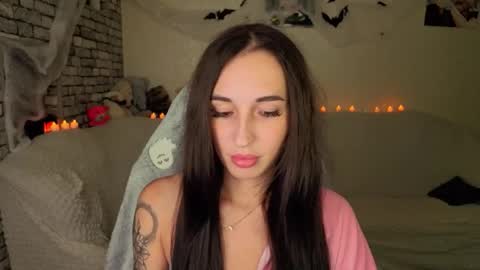 Nataly online show from 10.17.25