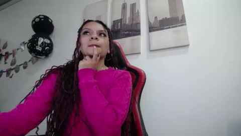 Snapshot of natashax_hot chatting on 10.11.25 Natashax online show from 10.11.25