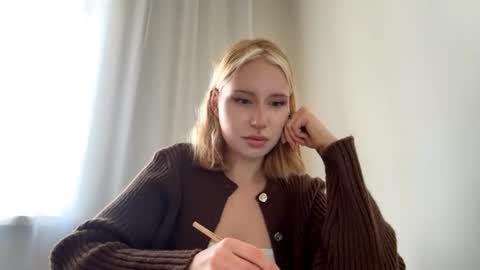 Snapshot of natashiaasevedo chatting on 06.23.26 Alisa online show from 06.23.26