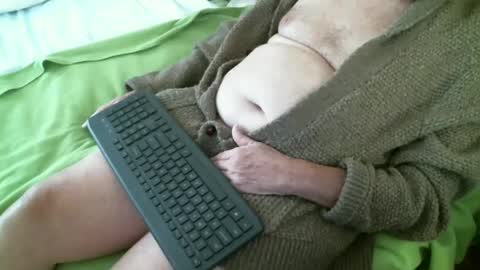 Snapshot of nate1x chatting on 01.08.25 nate1x online show from 01.08.25