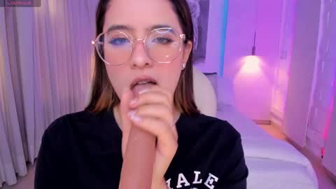 Snapshot of nathalie_rivers chatting on 04.23.26 NATHALIE online show from 04.23.26