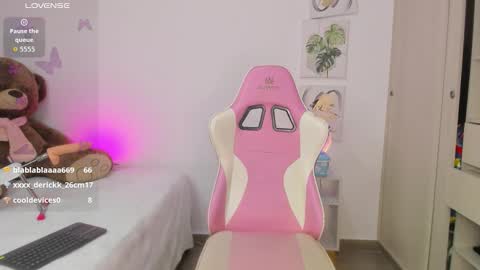 Snapshot of nathaly_evans18 chatting on 10.07.25 nathaly_evans18 online show from 10.07.25