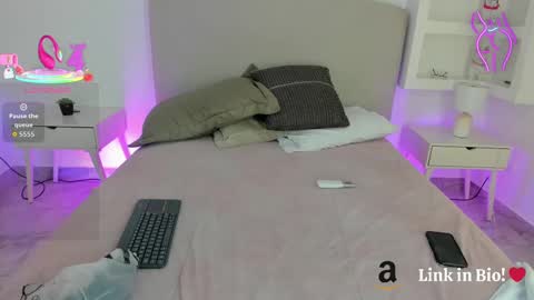 NATHALY  online show from 09.19.25