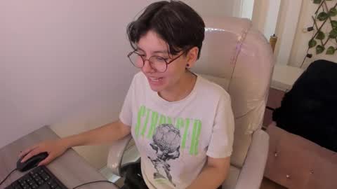 nathalyy_ds online show from 10.21.25