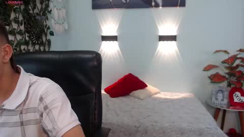 Snapshot of nathanclay chatting on 09.09.25 nathanclay online show from 09.09.25