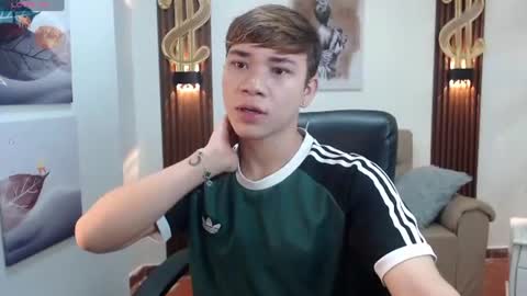 Snapshot of nathanclay chatting on 06.11.26 nathanclay online show from 06.11.26