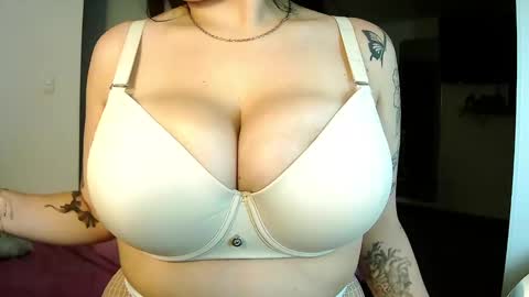 Nathaly Jones online show from 02.16.25